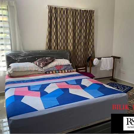 R & R Homestay Tanjung Karang Екстер'єр фото