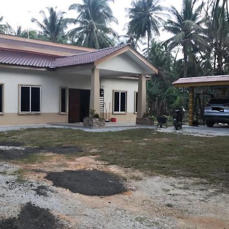 R & R Homestay Tanjung Karang Екстер'єр фото