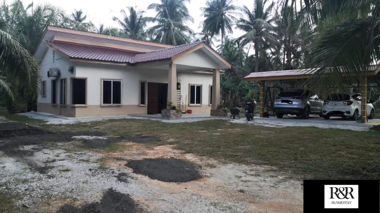 R & R Homestay Tanjung Karang Екстер'єр фото